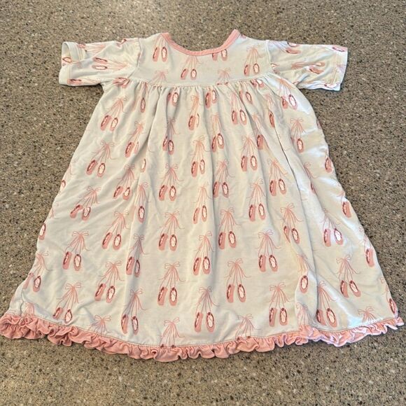 KICKEE PANTS Bamboo Classic Short Sleeve Swing Dress- Fresh Air Ballet - Picture 8 of 8